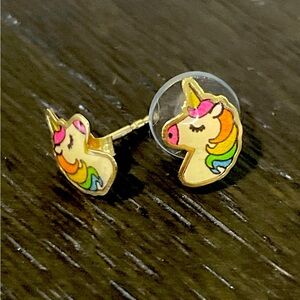 Caratlane 14k gold unicorn stud earrings for kids